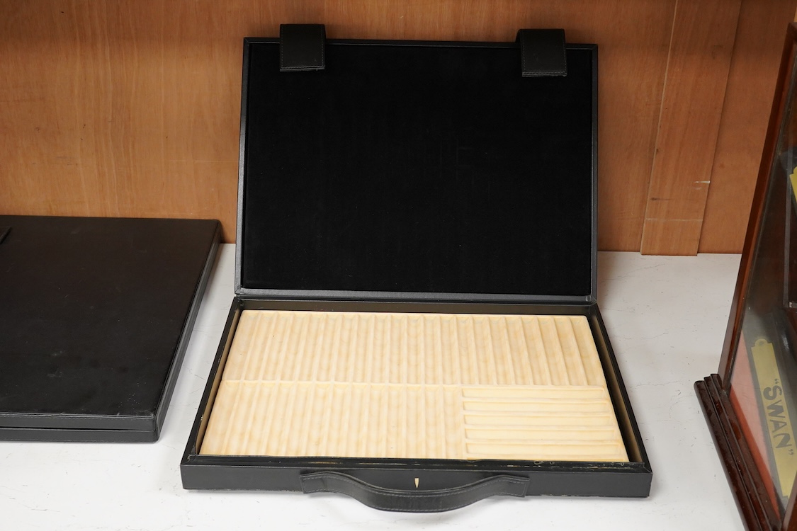 A rare vintage Pelikan Fountain pen salesman case 40 pens